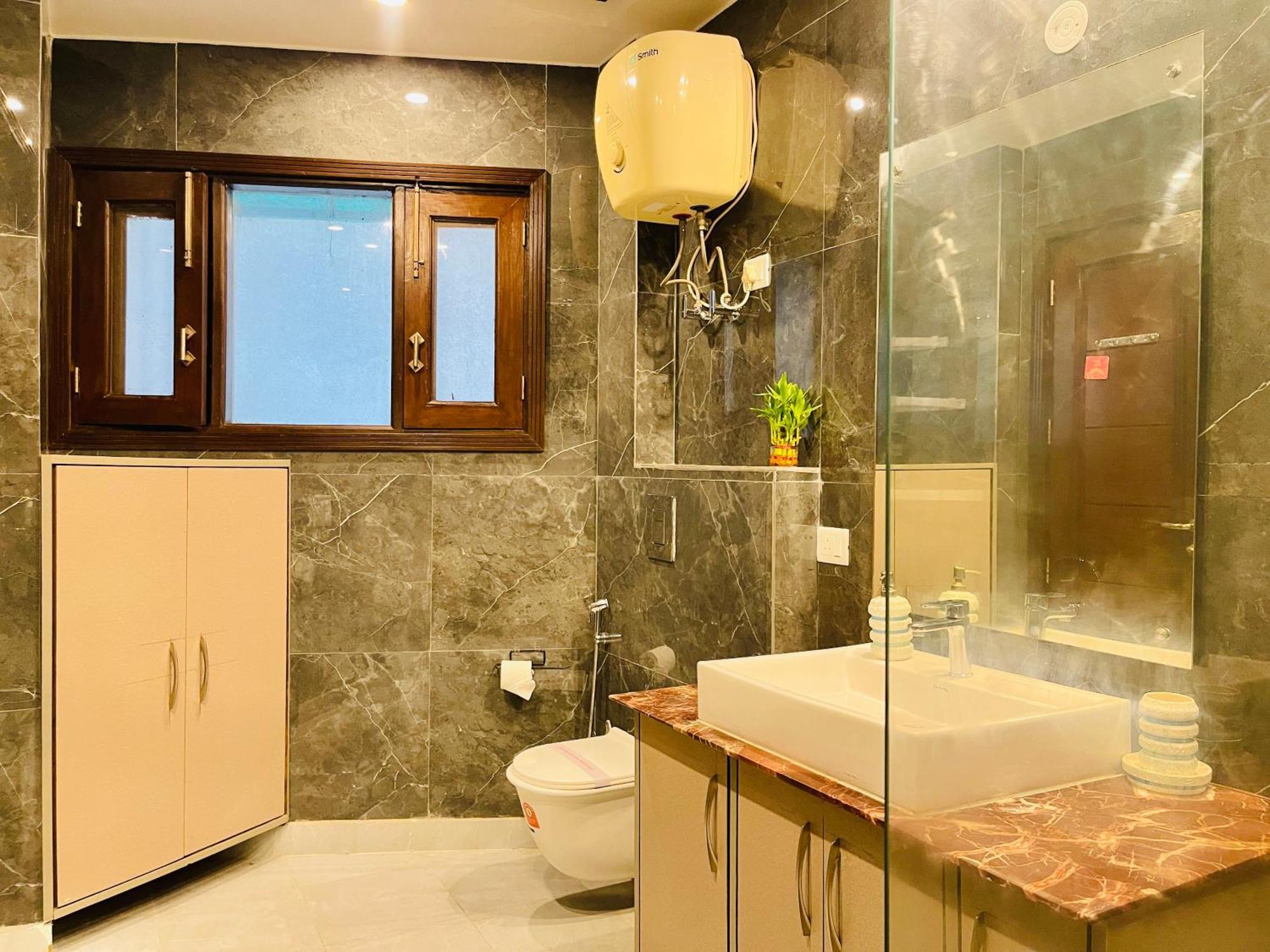 Bedchambers Serviced Apartments, South Extension * New Delhi