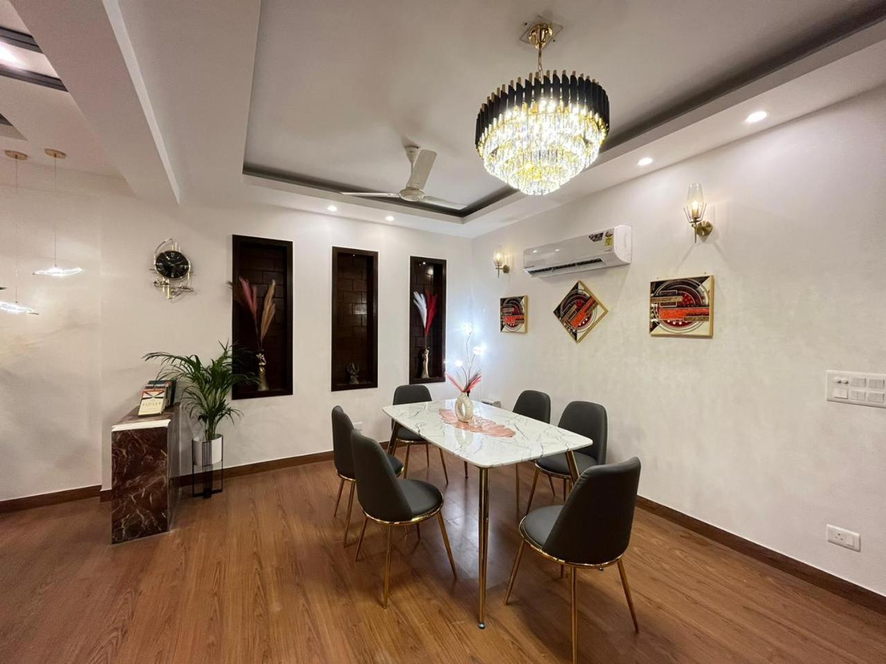 Apartment Bedchambers Serviced Apartments, South Extension New Delhi
